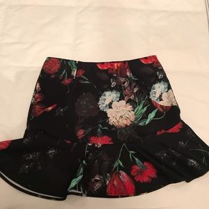 Express Ruffle Skirt Size Small